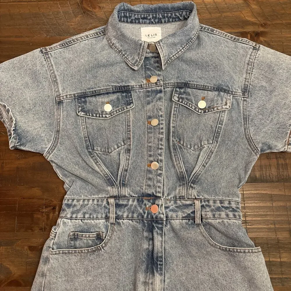 Le Lis Collared Short Sleeve Denim Romper size Small - Picture 2 of 6